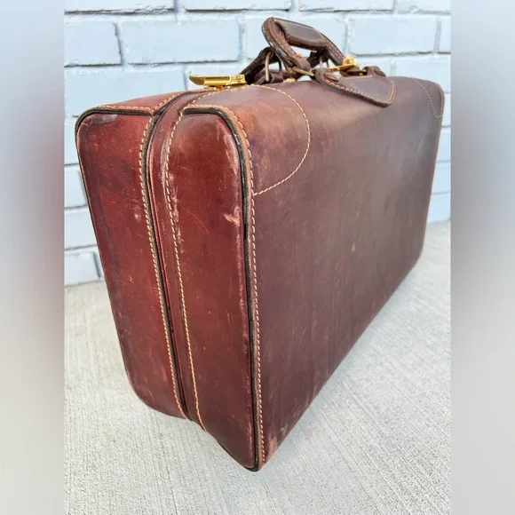 Vintage Atlas Leather Briefcase 20” × 13” × 7” – Double Compartment – Combo Lock